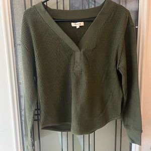 Madewell Brushed Waffle V-Neck Tee in Dried Olive- Size Extra Small